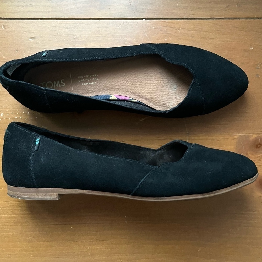 TOMS Women’s Julie Perforated Black Suede Ballet Flat 8